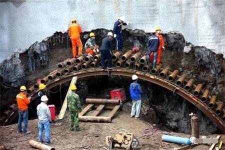尚义隧道钢花管支护案例